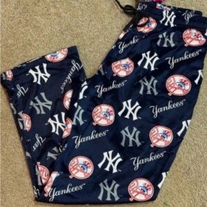 Genuine Merchandise Men’s Sz Lg Navy and White Logo Pajamas